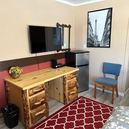 Pinecrest Motel Nipigon Екстер'єр фото