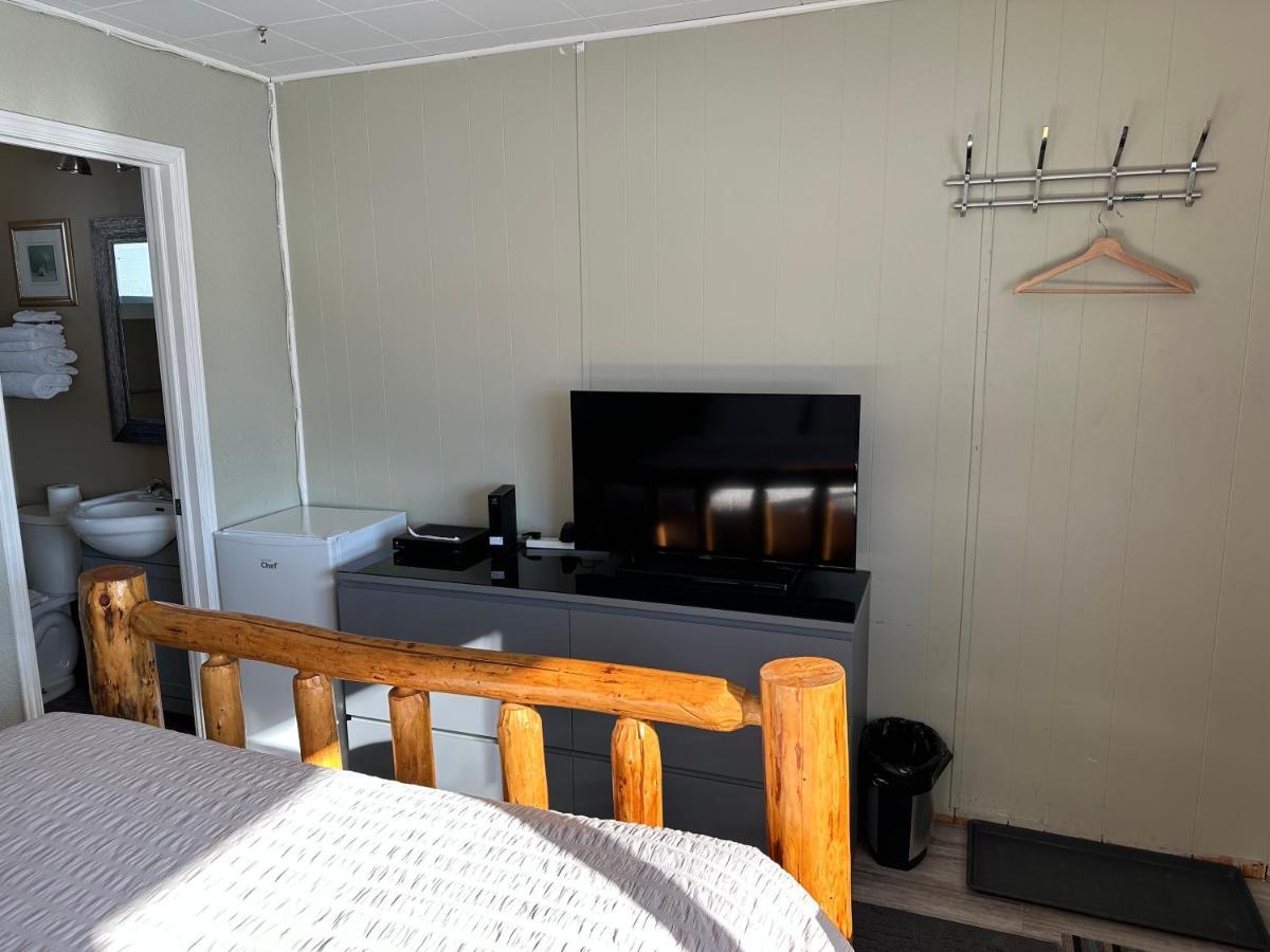 Pinecrest Motel Nipigon Екстер'єр фото